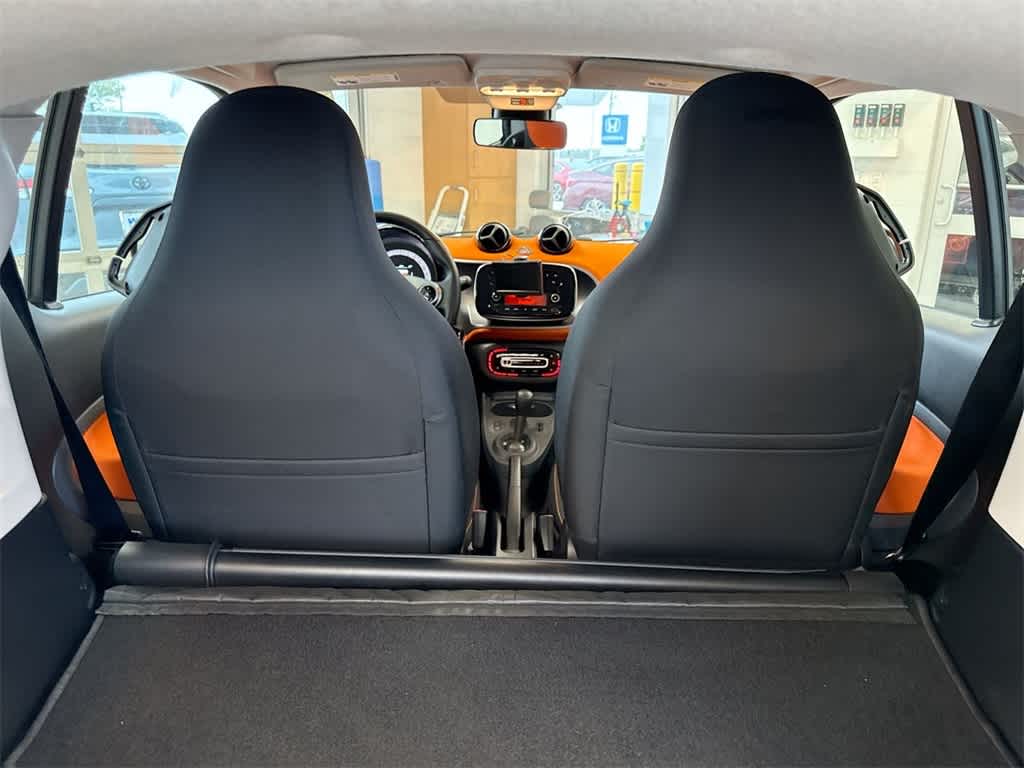Thumbnail: 2016 smart fortwo - 17