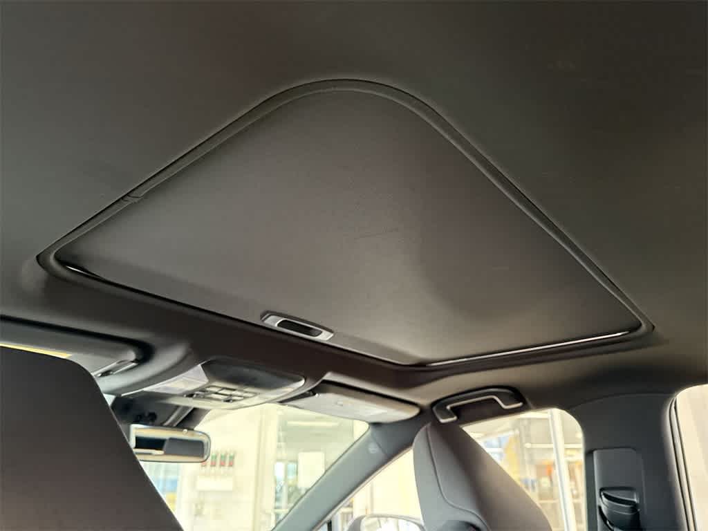 Thumbnail: 2021 Toyota RAV4 - 20