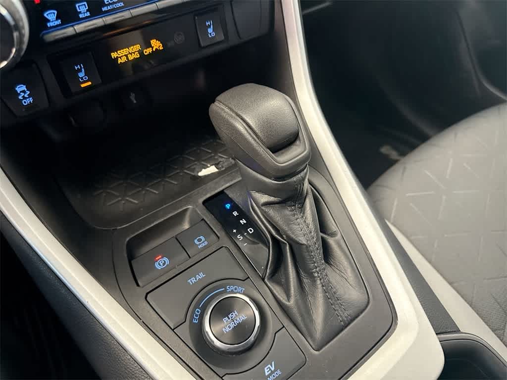 Thumbnail: 2022 Toyota RAV4 - 30