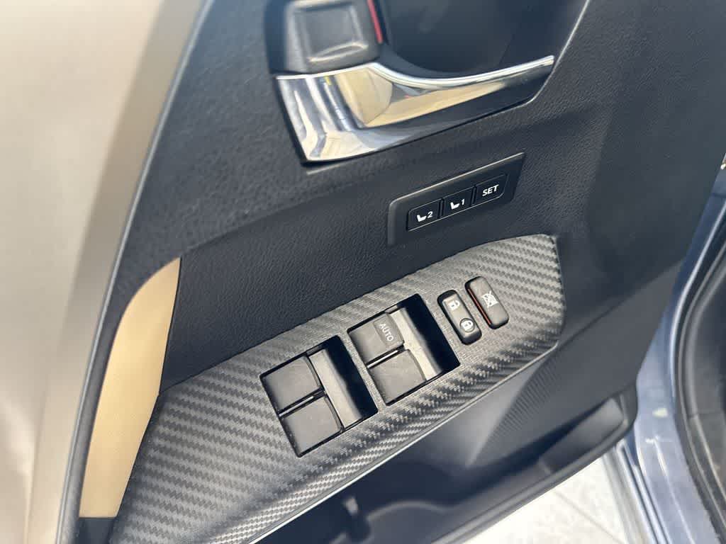 Thumbnail: 2013 Toyota RAV4 - 17