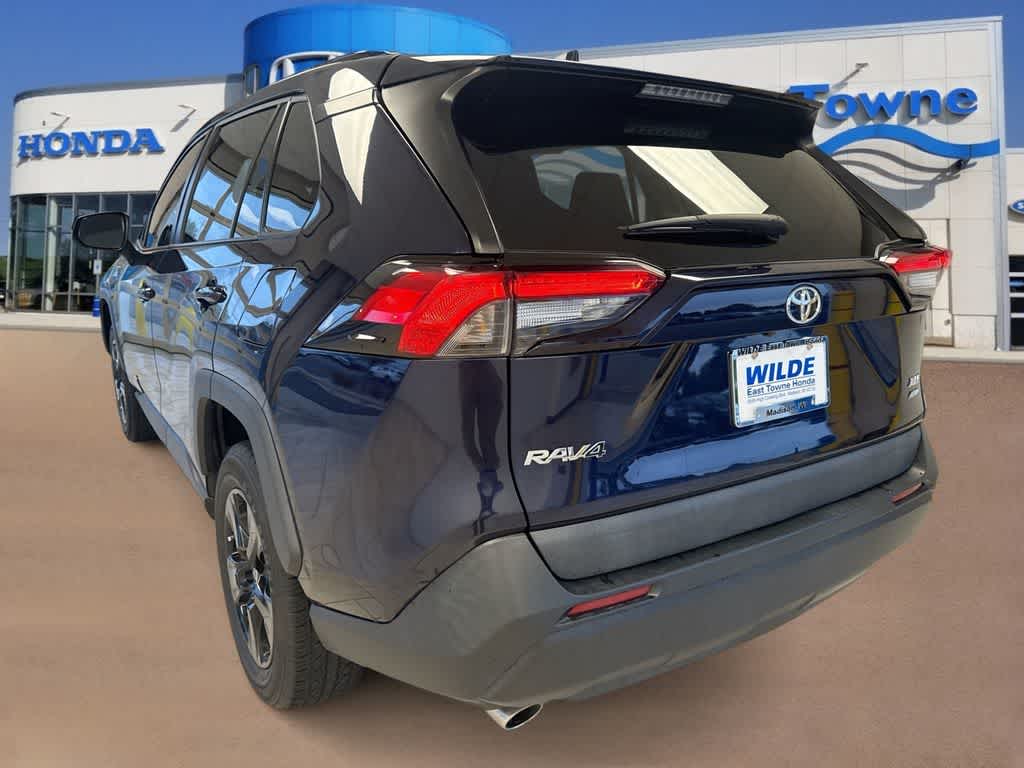 Thumbnail: 2021 Toyota RAV4 - 6