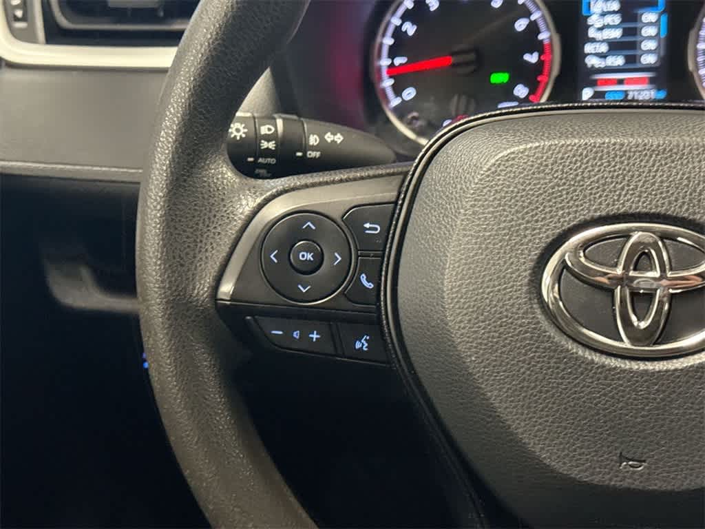 Thumbnail: 2021 Toyota RAV4 - 24