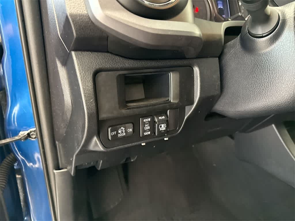 Thumbnail: 2017 Toyota Tacoma - 39