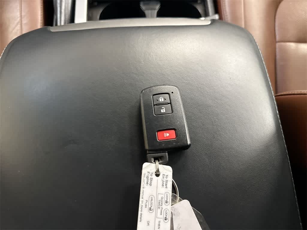 Thumbnail: 2016 Toyota Land Cruiser - 38