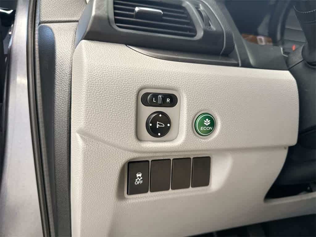 Thumbnail: 2016 Honda Pilot - 39