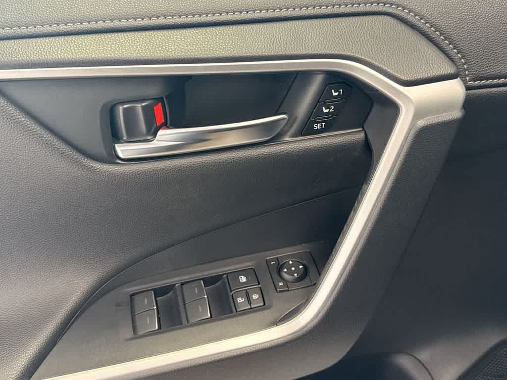 Thumbnail: 2023 Toyota RAV4 - 20