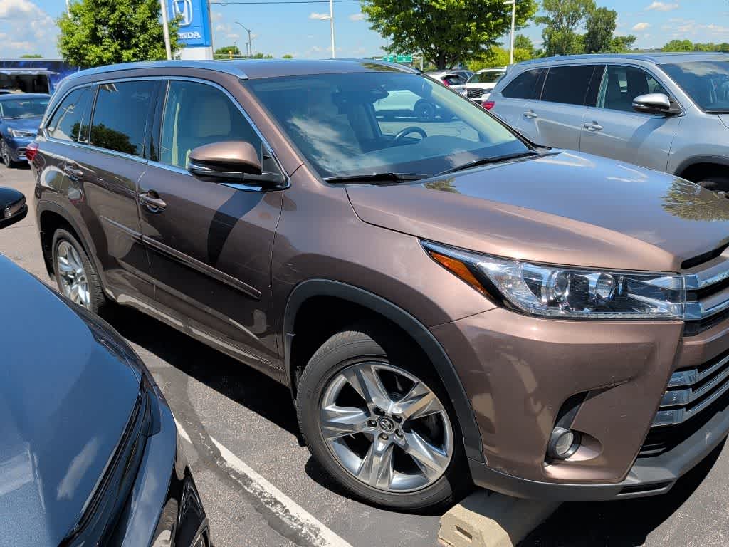 Thumbnail: 2018 Toyota Highlander - 2
