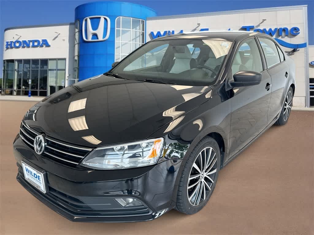 Thumbnail: 2016 Volkswagen Jetta - 4