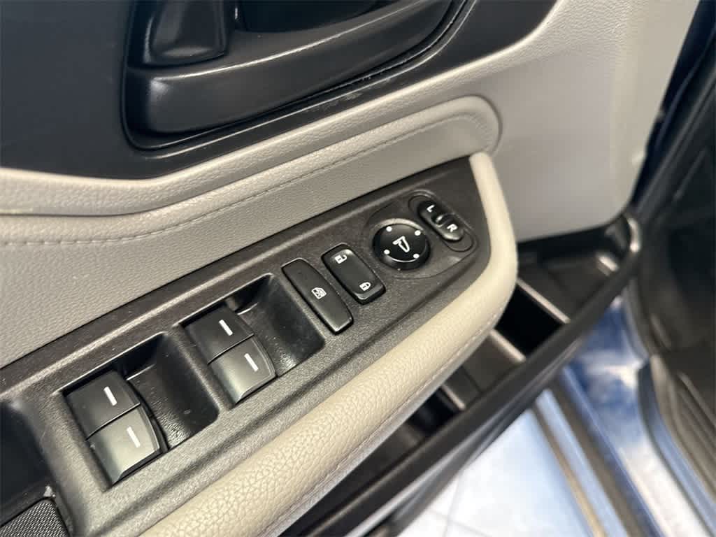 Thumbnail: 2019 Honda Odyssey - 17