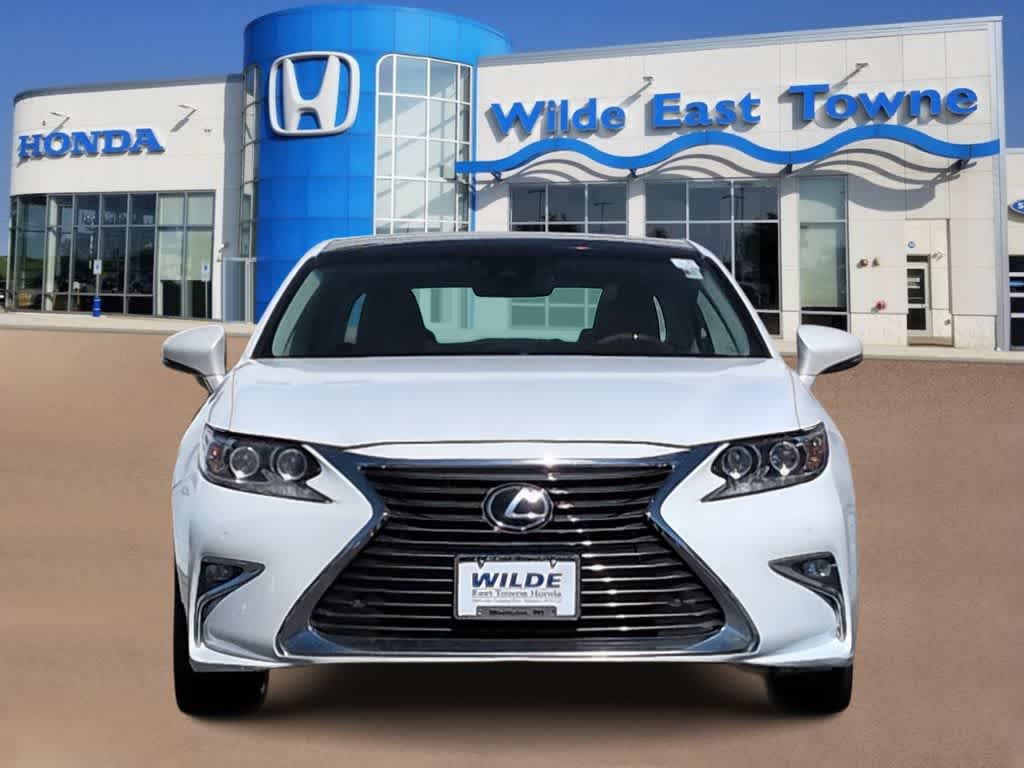 Thumbnail: 2016 Lexus ES - 3