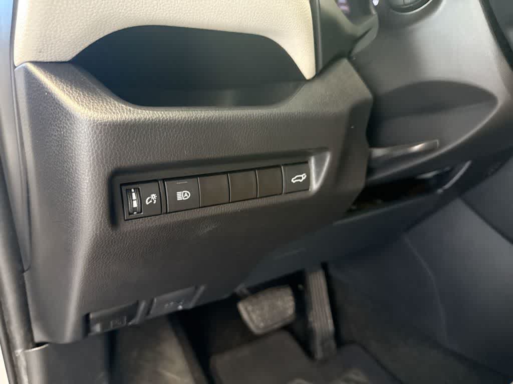 Thumbnail: 2021 Toyota RAV4 - 40