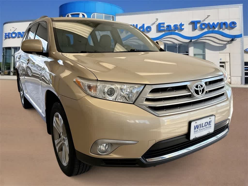 Thumbnail: 2013 Toyota Highlander - 2