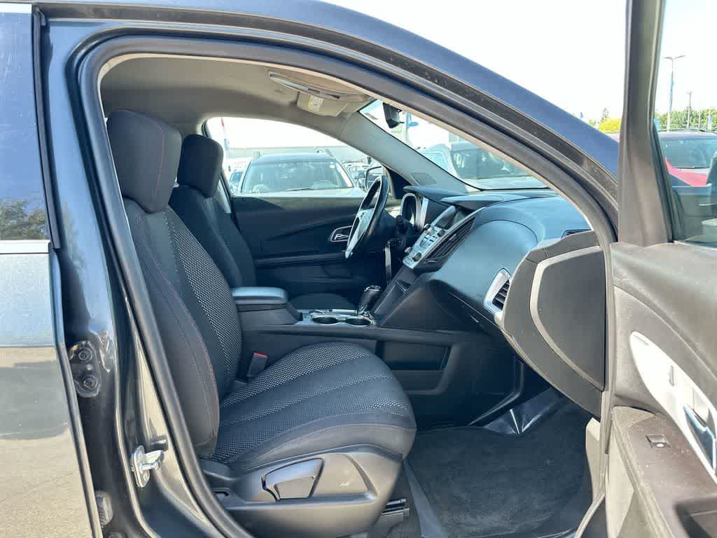 Thumbnail: 2017 Chevrolet Equinox - 28