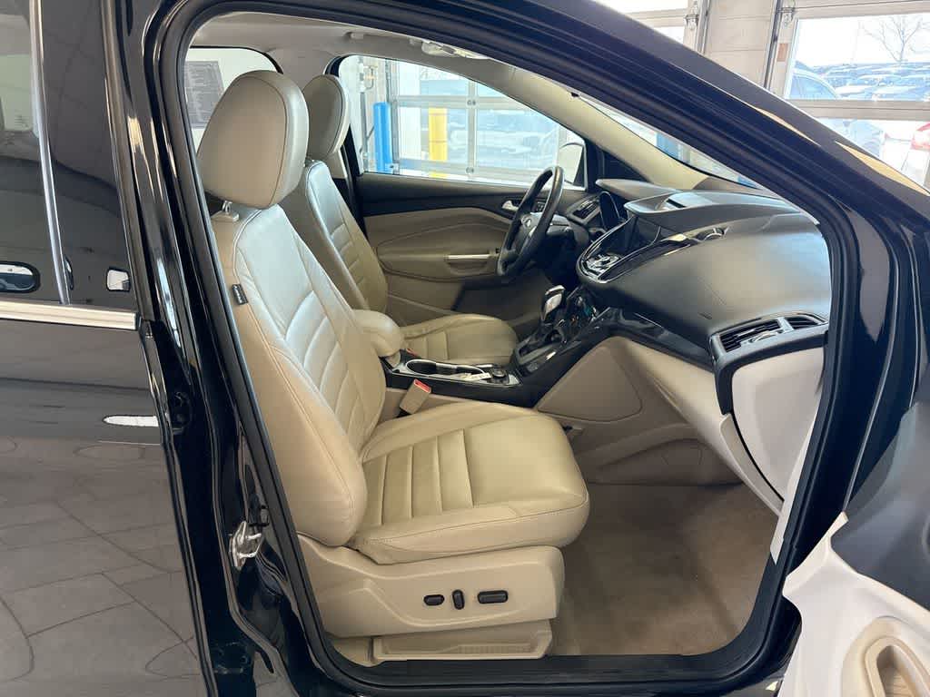 Thumbnail: 2015 Ford Escape - 25