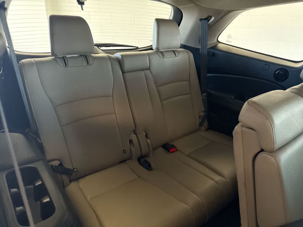 Thumbnail: 2017 Honda Pilot - 22