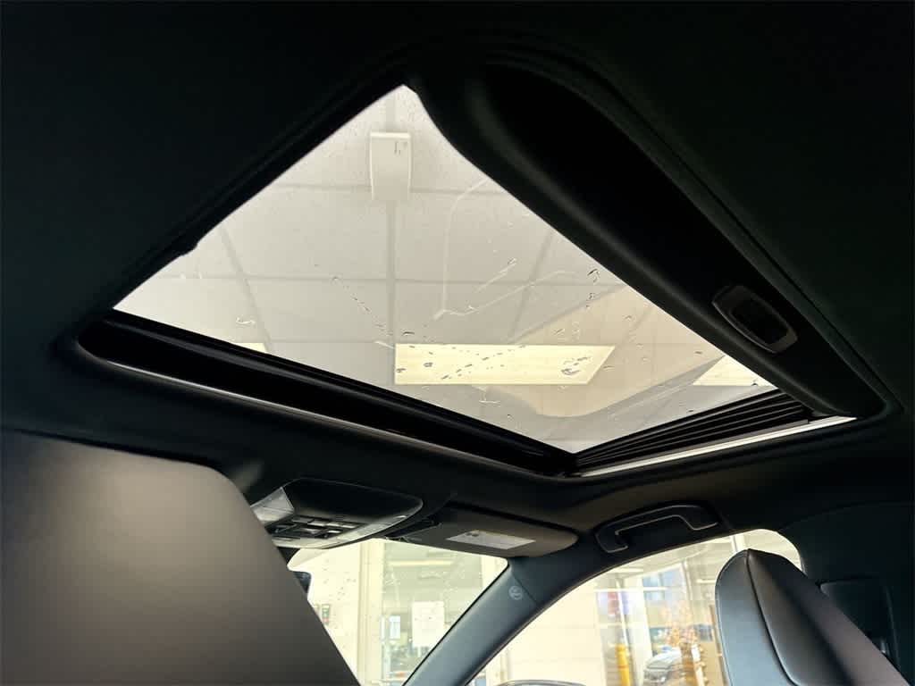 Thumbnail: 2020 Toyota RAV4 - 20