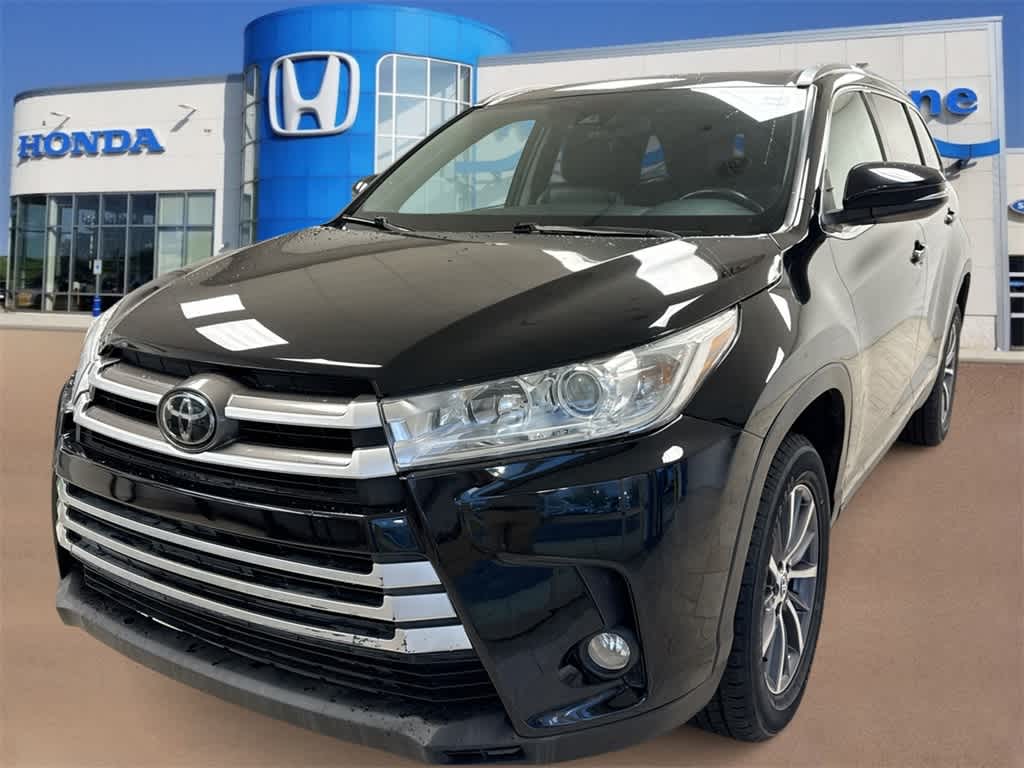 Thumbnail: 2019 Toyota Highlander - 1
