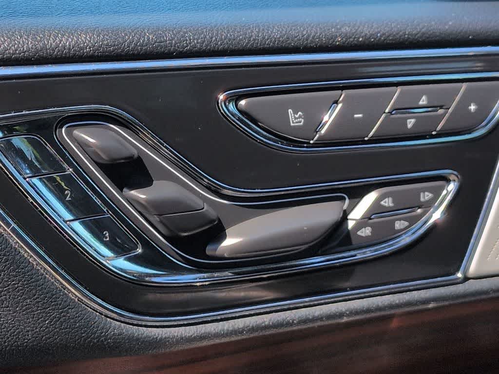Thumbnail: 2018 Lincoln Navigator - 17