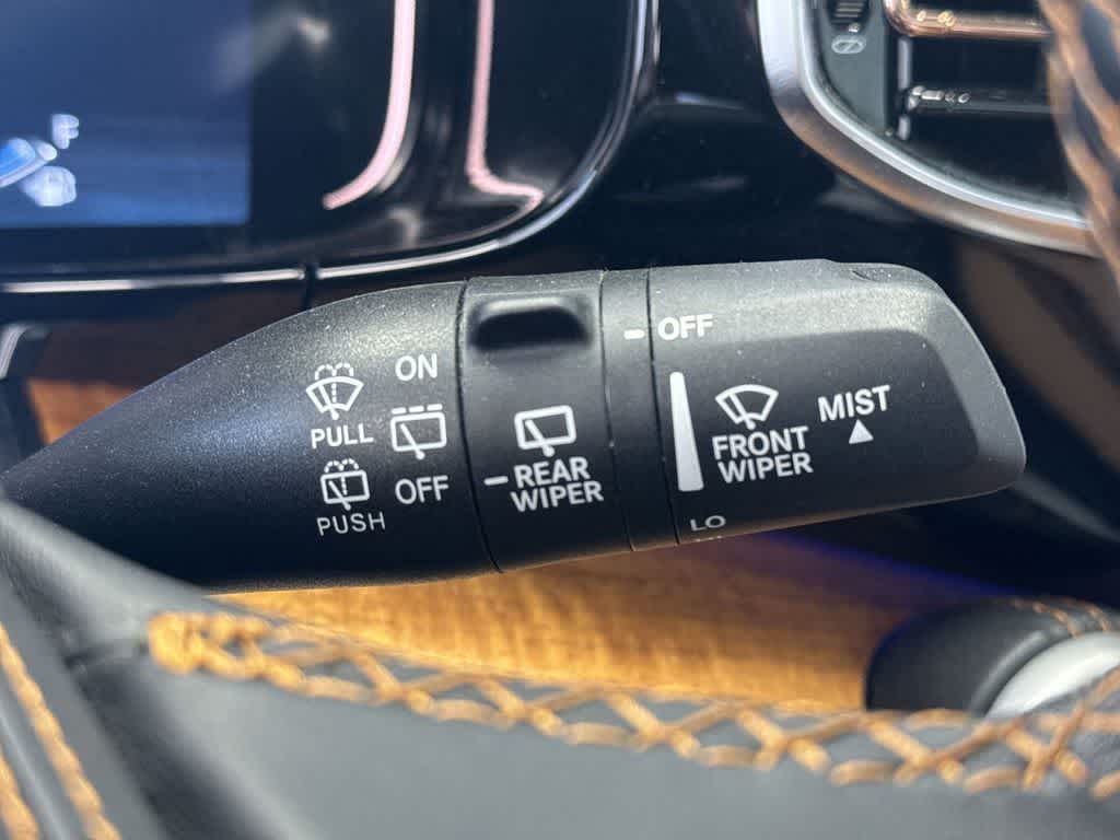 Thumbnail: 2023 Jeep Grand Wagoneer L - 31