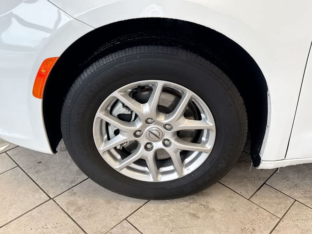 Thumbnail: 2025 Chrysler Pacifica - 15