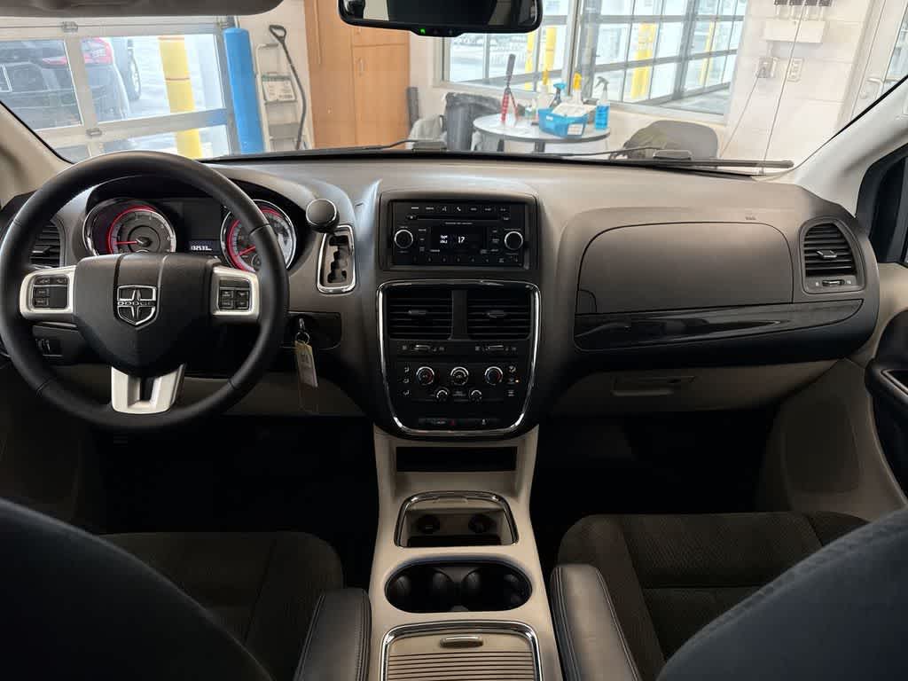 Thumbnail: 2015 Dodge Grand Caravan - 18