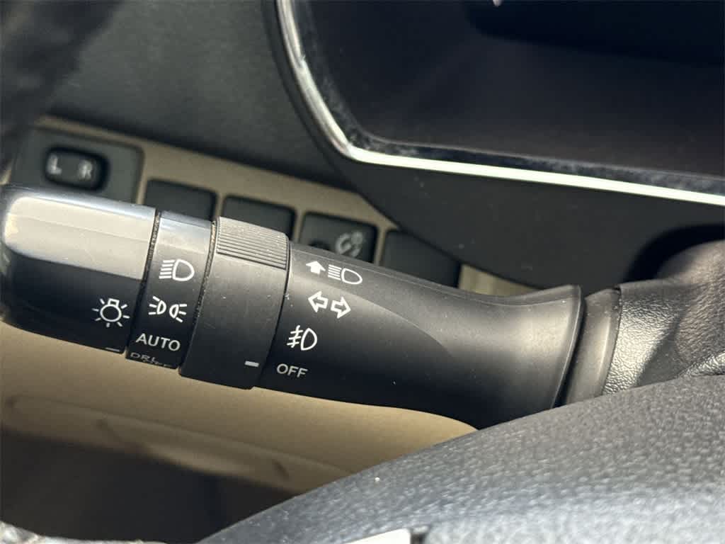 Thumbnail: 2013 Toyota Highlander - 29