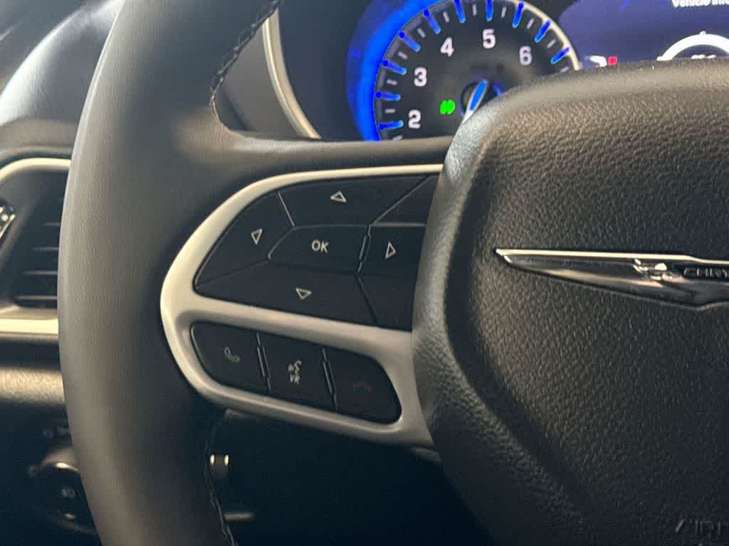 Thumbnail: 2025 Chrysler Pacifica - 26