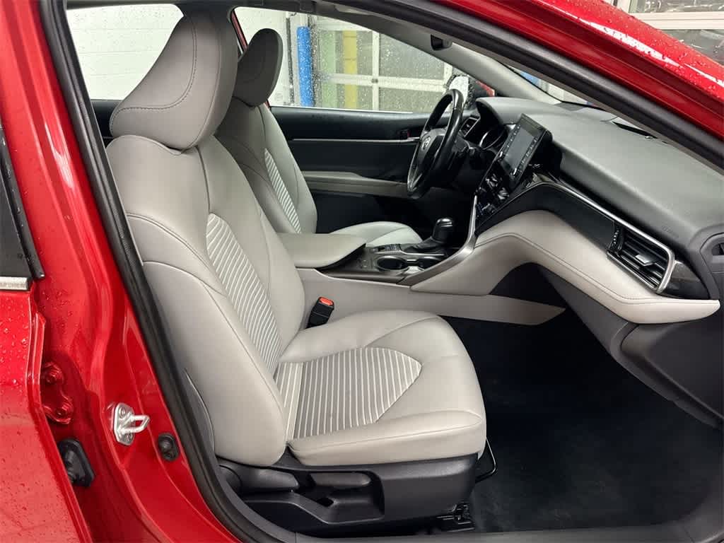 Thumbnail: 2022 Toyota Camry - 23