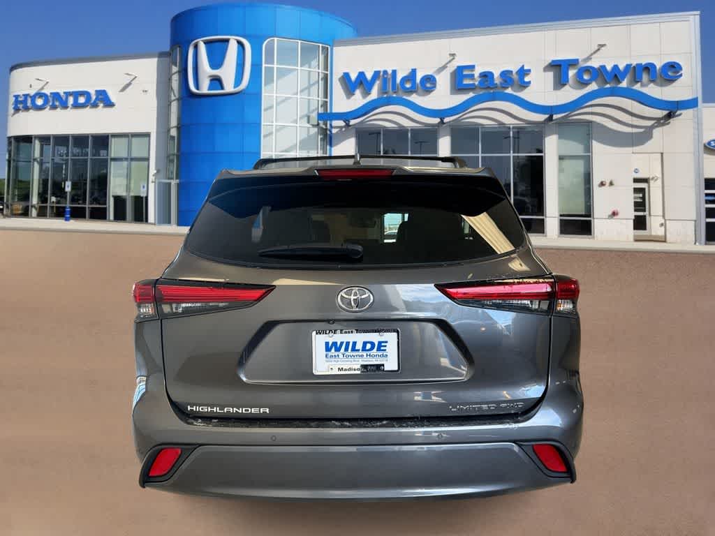 Thumbnail: 2023 Toyota Highlander - 7