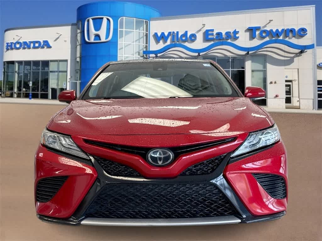 2019 Toyota Camry XSE 3
