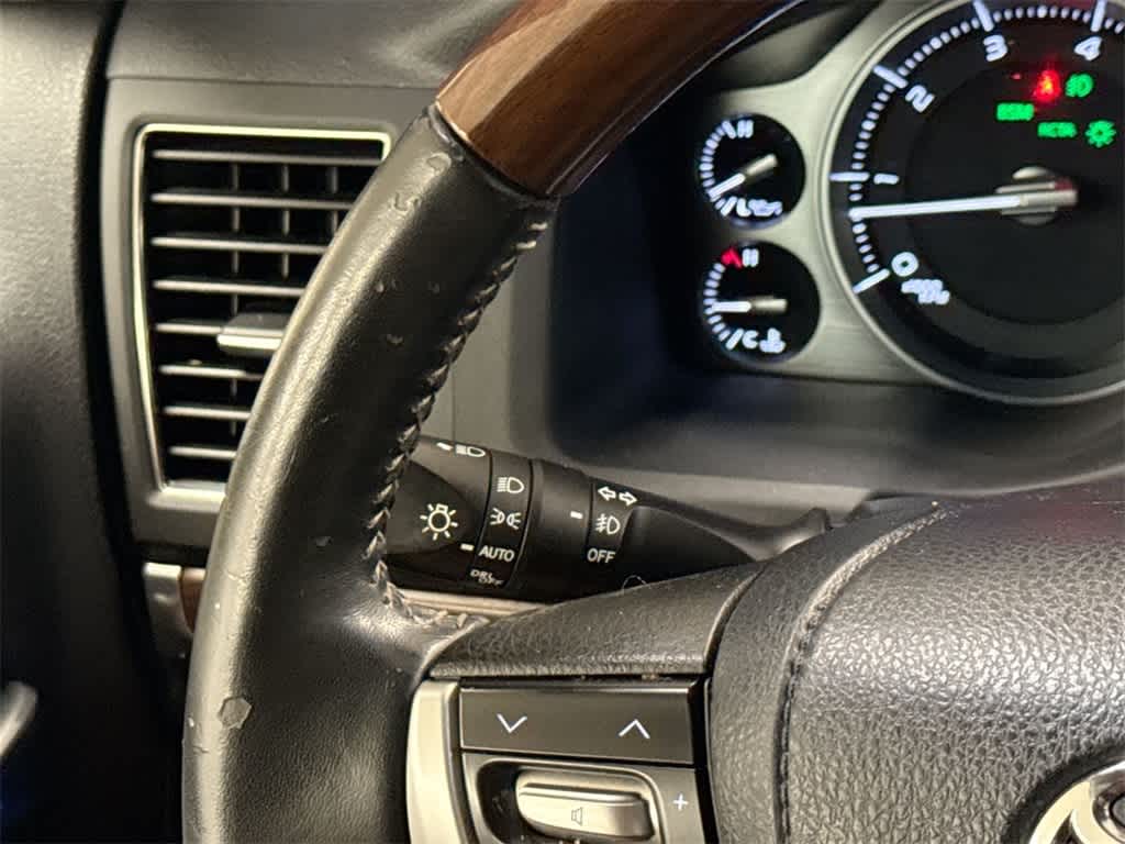 Thumbnail: 2016 Toyota Land Cruiser - 29