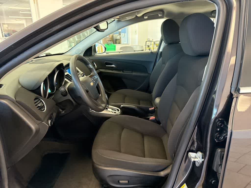 Thumbnail: 2015 Chevrolet Cruze - 17