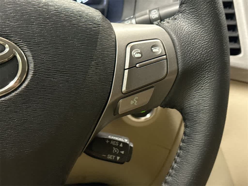 Thumbnail: 2012 Toyota Venza - 27