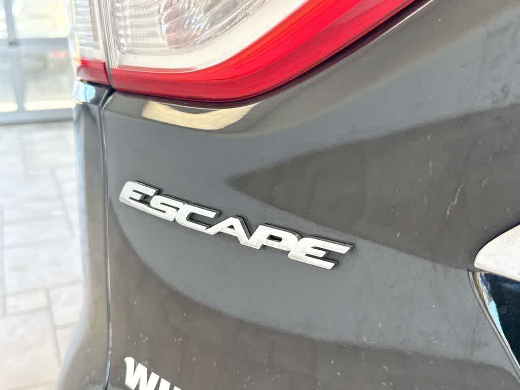 Thumbnail: 2015 Ford Escape - 14