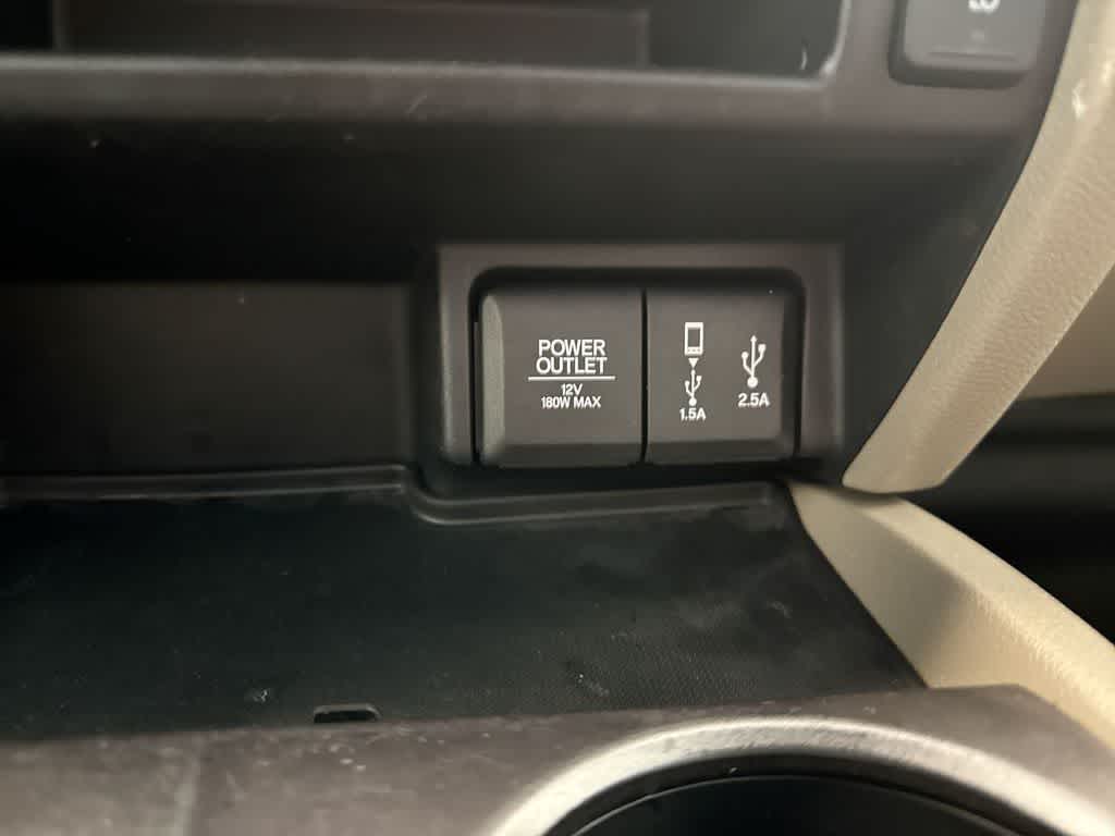 Thumbnail: 2017 Honda Pilot - 32