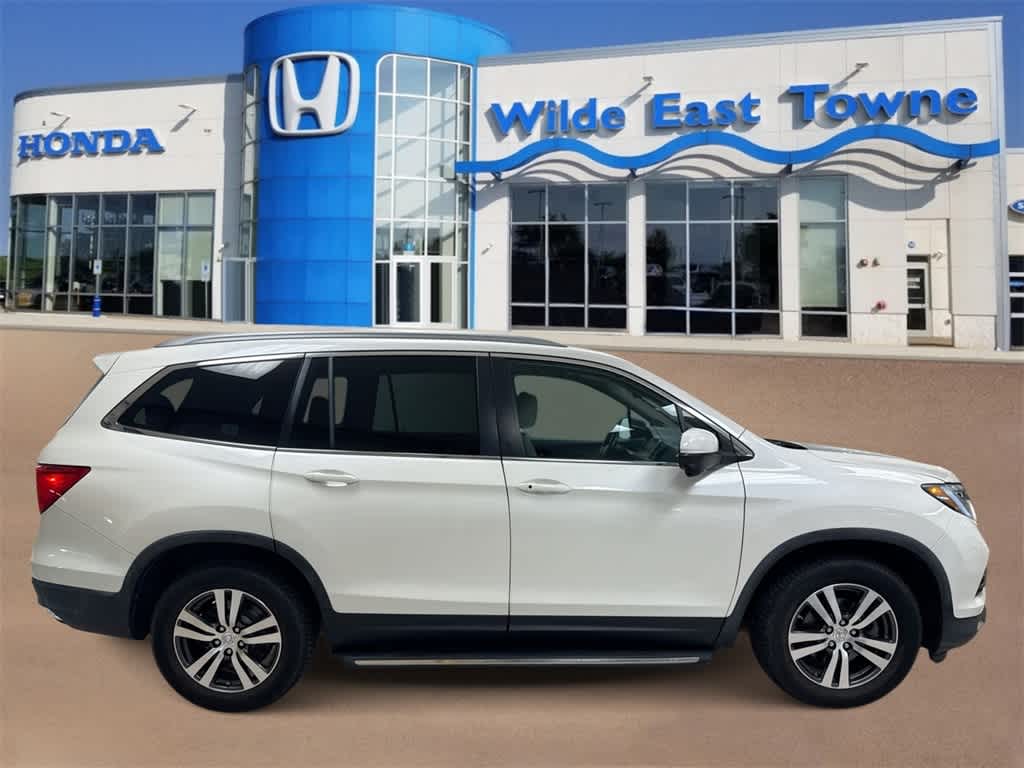 Thumbnail: 2016 Honda Pilot - 9