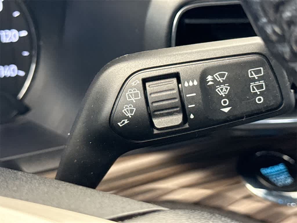 Thumbnail: 2022 Ford Explorer - 28