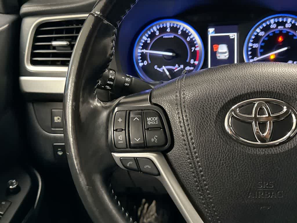 Thumbnail: 2019 Toyota Highlander - 26