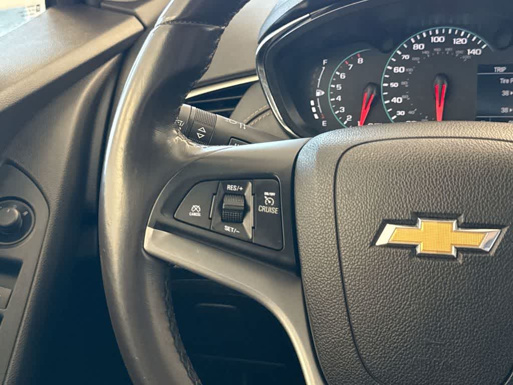 Thumbnail: 2018 Chevrolet Trax - 25