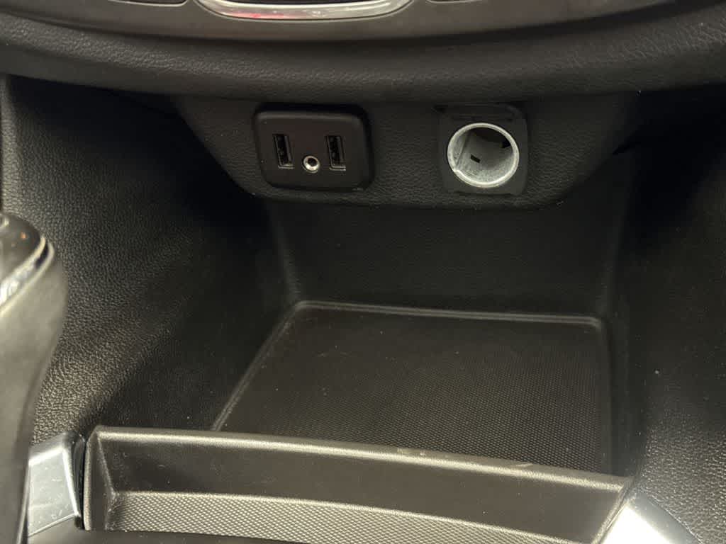 Thumbnail: 2018 Chevrolet Traverse - 35