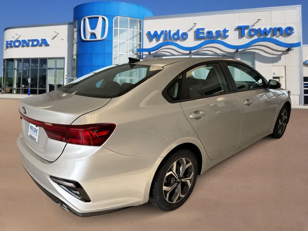 Thumbnail: 2020 Kia Forte - 8