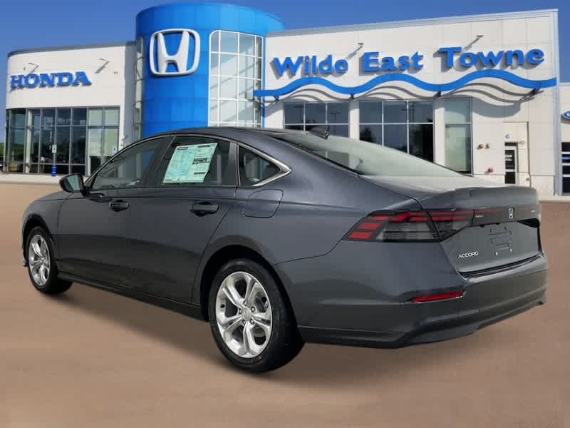 2025 Honda Accord LX photo 3