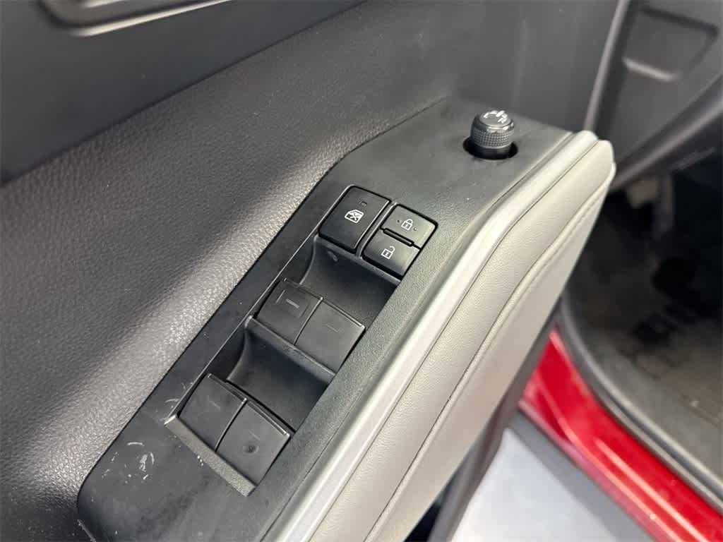 Thumbnail: 2022 Toyota Highlander - 18