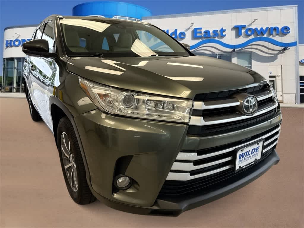 Thumbnail: 2019 Toyota Highlander - 2