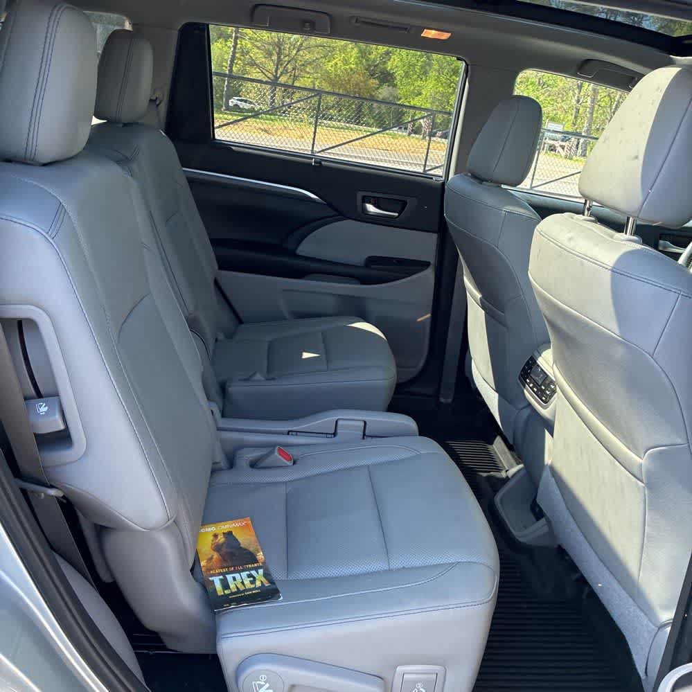 Thumbnail: 2019 Toyota Highlander - 7