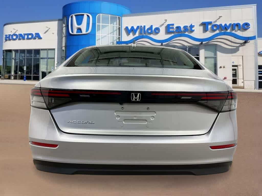 2025 Honda Accord LX photo 3