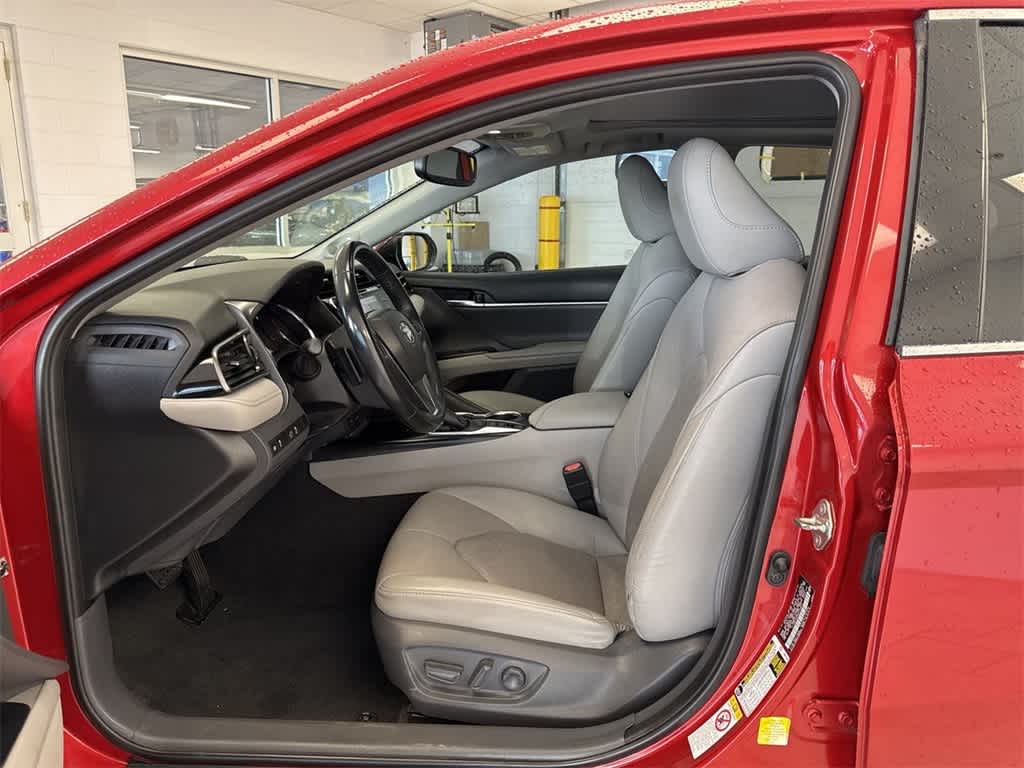 2019 Toyota Camry XSE 17