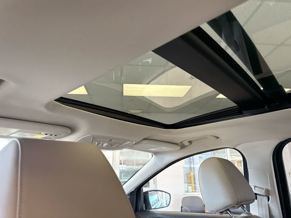 Thumbnail: 2015 Ford Escape - 21