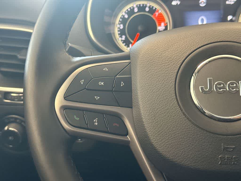 Thumbnail: 2021 Jeep Cherokee - 25