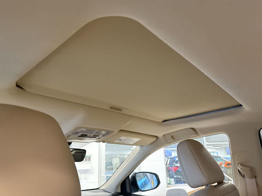 Thumbnail: 2019 Toyota Highlander - 22